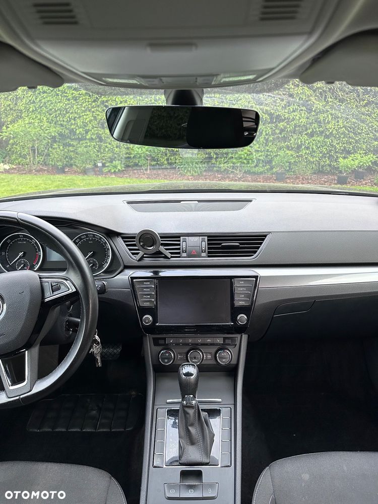 Skoda Superb 2.0 TDI Ambition DSG7 - 23