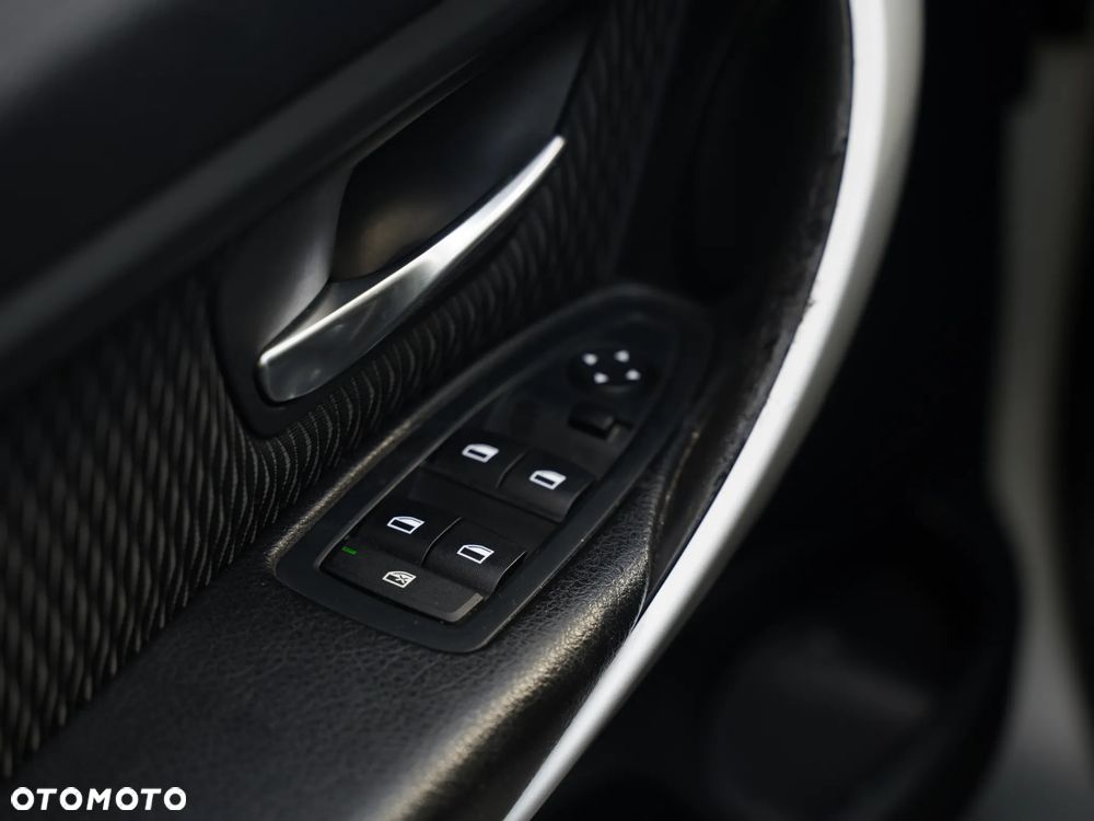 BMW Seria 3 318d - 20