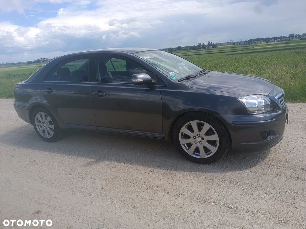 Toyota Avensis 2.0 VVT-i Sol - 4