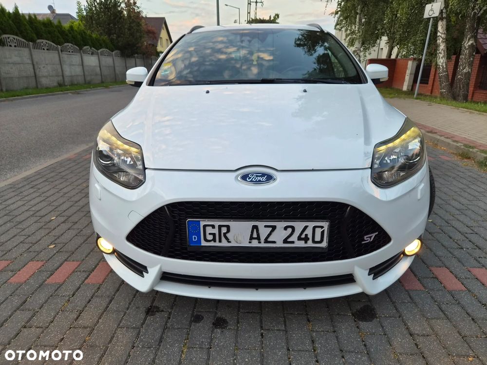 Ford Focus 2.0 EcoBoost ST mit Leder-Sport-Paket - 3