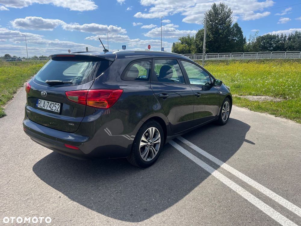 Kia Ceed 1.6 CRDi 128 ISG Edition 7 - 8