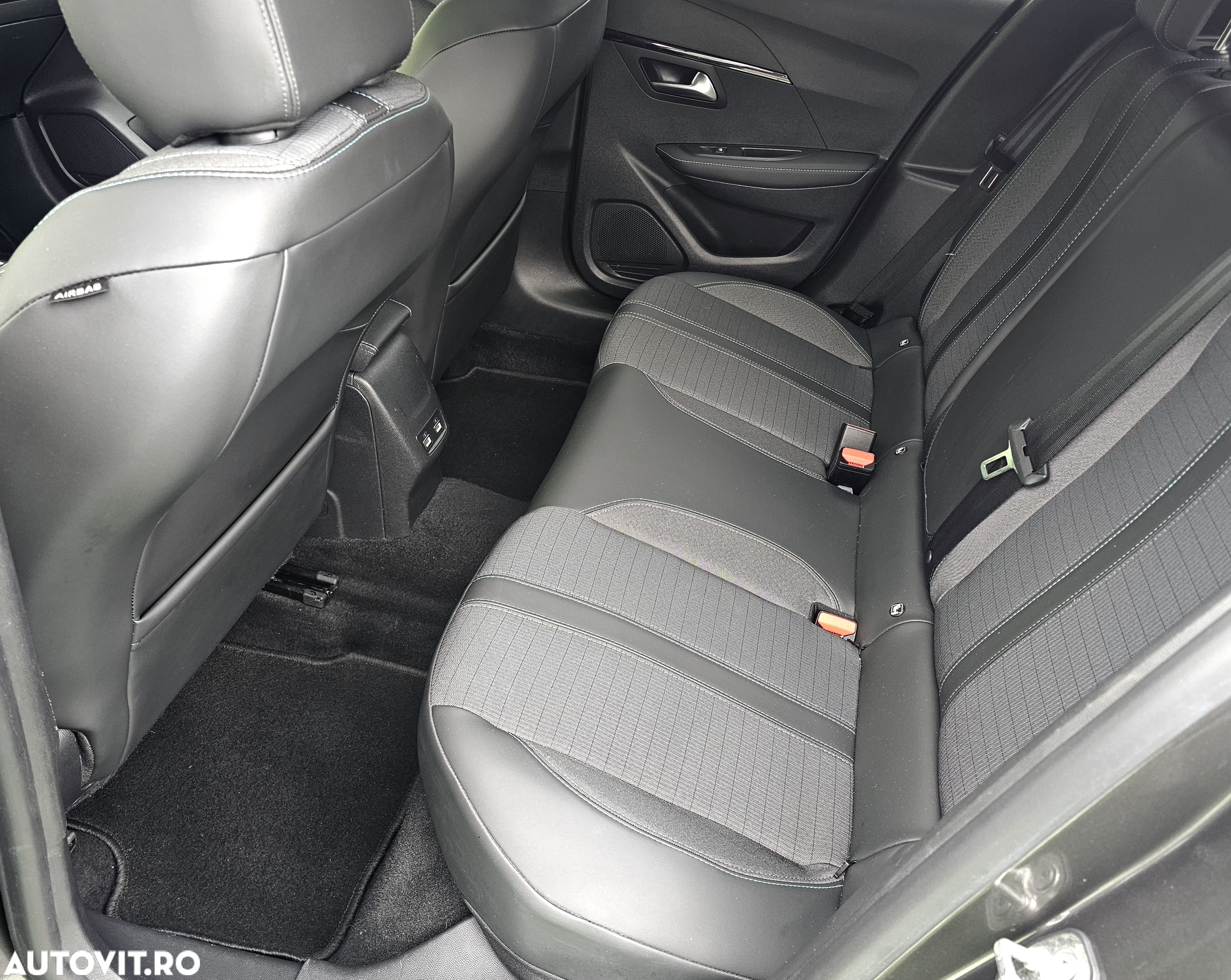 Peugeot 208 PureTech 100 EAT8 Active Pack - 15