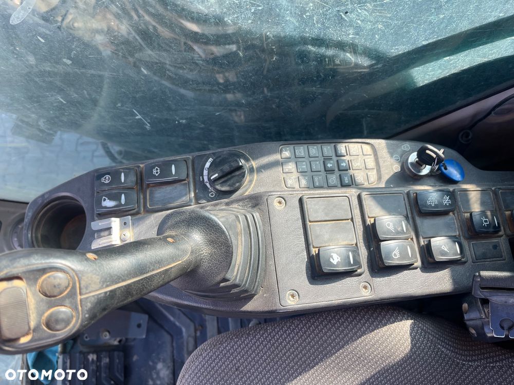 Volvo EC 250 DL - 12