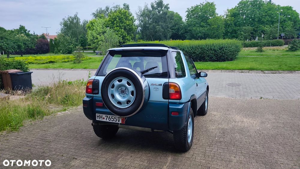 Toyota RAV4 2.0 GLi - 25