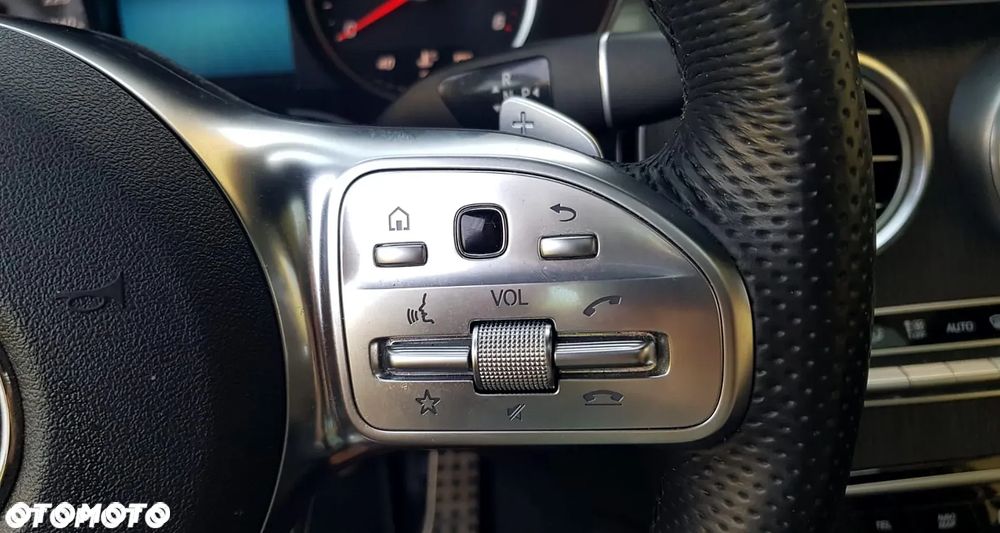 Mercedes-Benz GLC 220 d 4Matic 9G-TRONIC AMG Line - 20