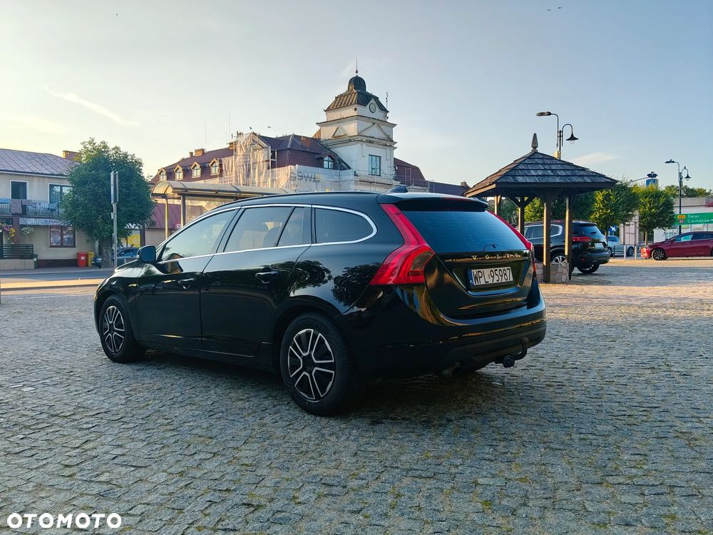 Volvo V60 D2 Summum - 6