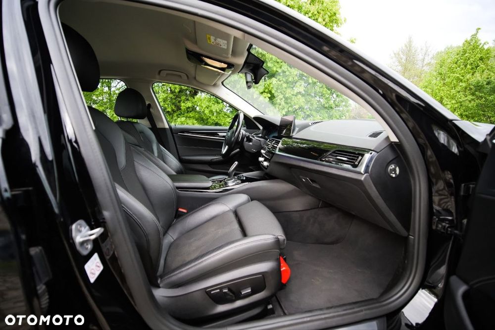 BMW Seria 5 518d Sport Line - 2