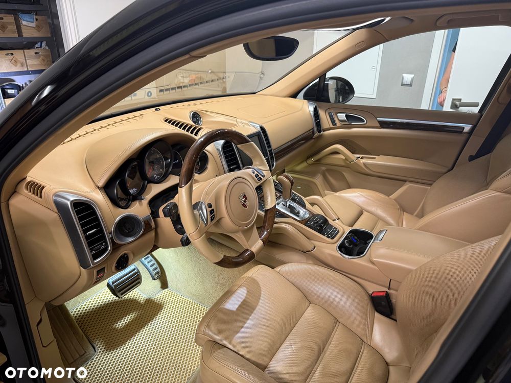 Porsche Cayenne - 8