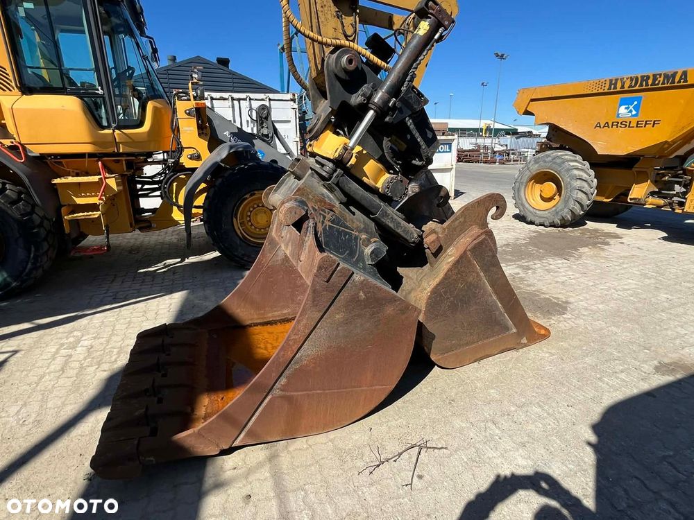 Caterpillar 325F - 7