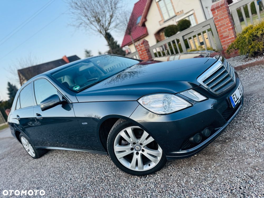 Mercedes-Benz Klasa E 200 BlueEFFICIENCY 7G-TRONIC Elegance - 26