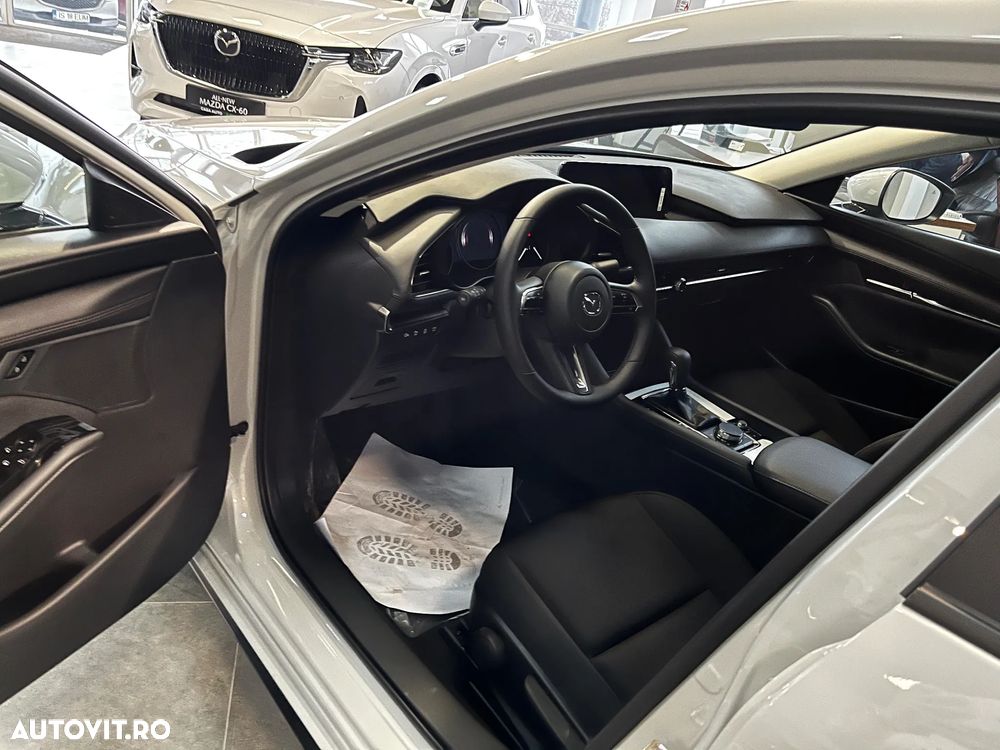 Mazda 3 e-Skyactiv G140 AT MHEV Center-Line - 6