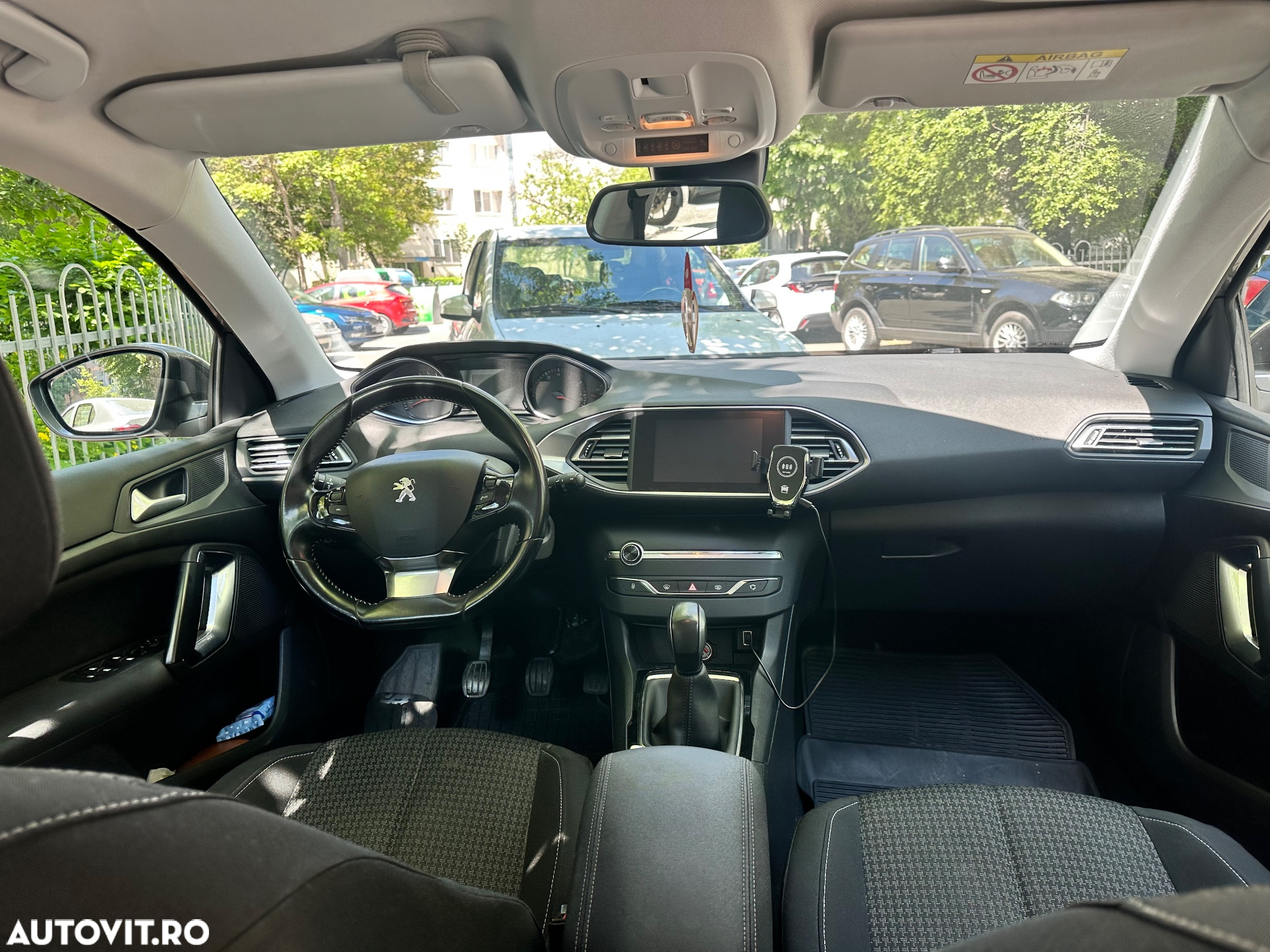 Peugeot 308 1.2 L PureTech Turbo Active - 6