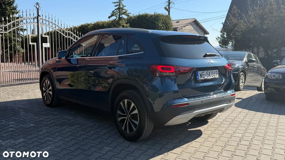 Mercedes-Benz GLA 200 Business Edition - 4