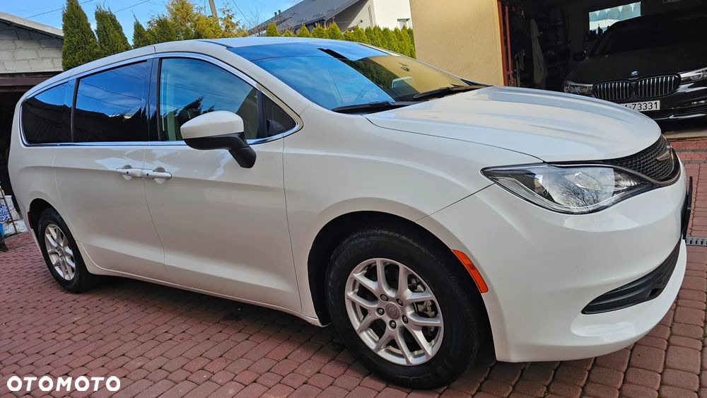 Chrysler Pacifica - 19