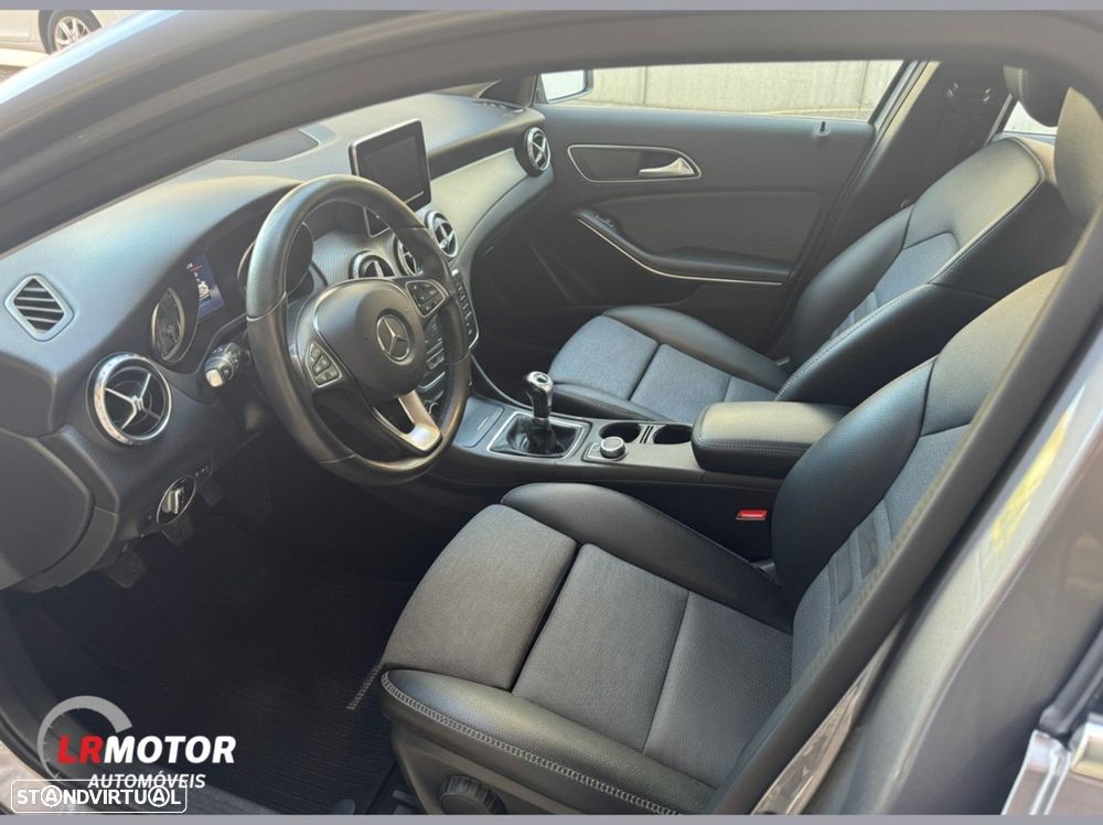 Mercedes-Benz GLA 180 d - 9