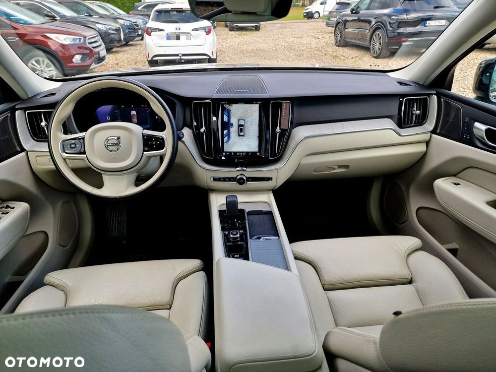 Volvo XC 60 T6 Plug-In Hybrid AWD Ultra Dark - 21