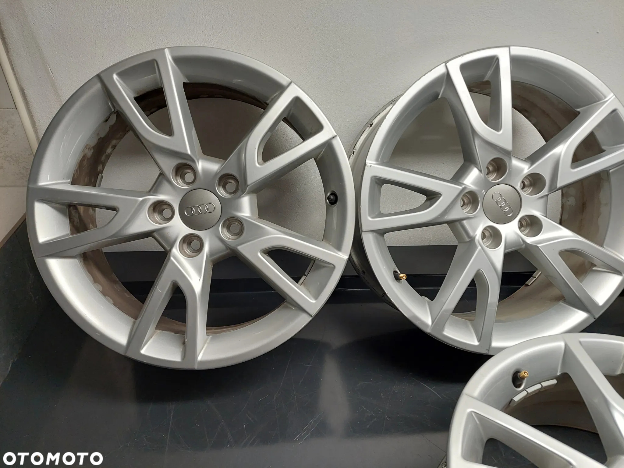 AUDI Q3 felgi aluminiowe 17'' 6.5Jx17H2 ET33 - 2