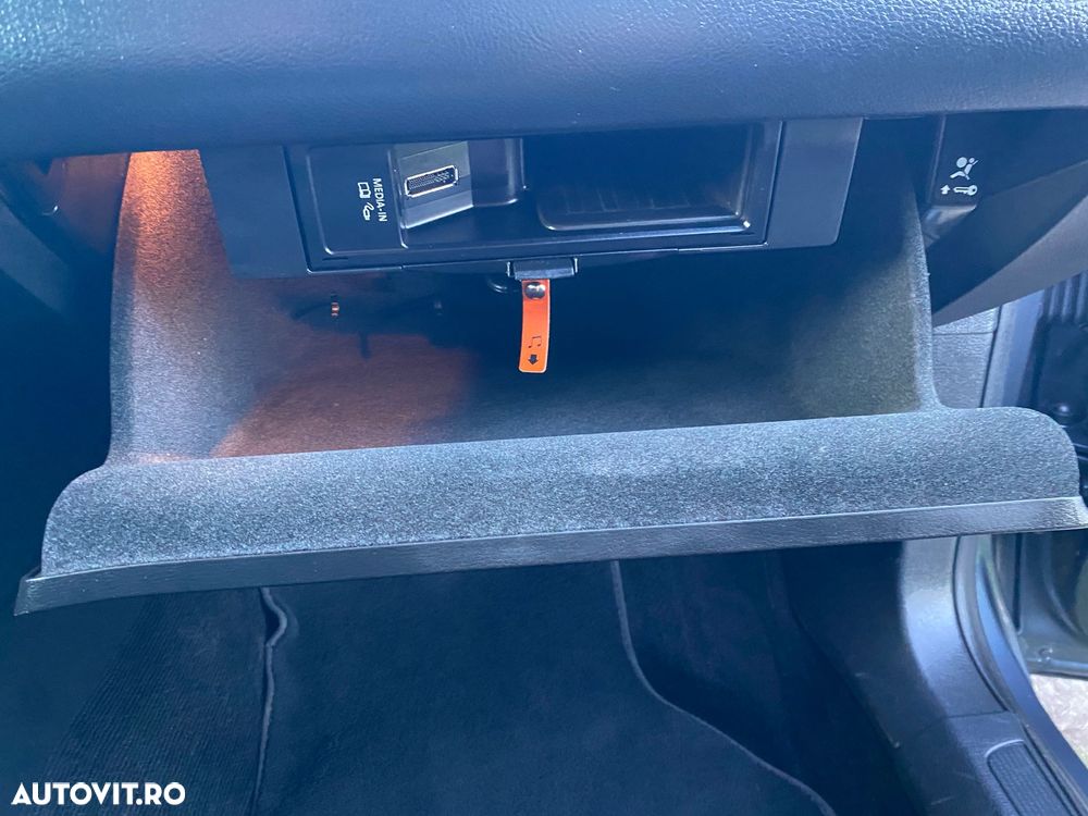 Volkswagen Passat 1.6 TDI BlueMotion Technology Highline - 18