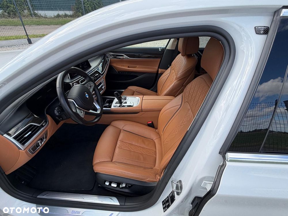 BMW Seria 7 750Li xDrive sport - 17