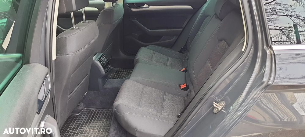 Volkswagen Passat 2.0 TDI SCR DSG Highline - 14