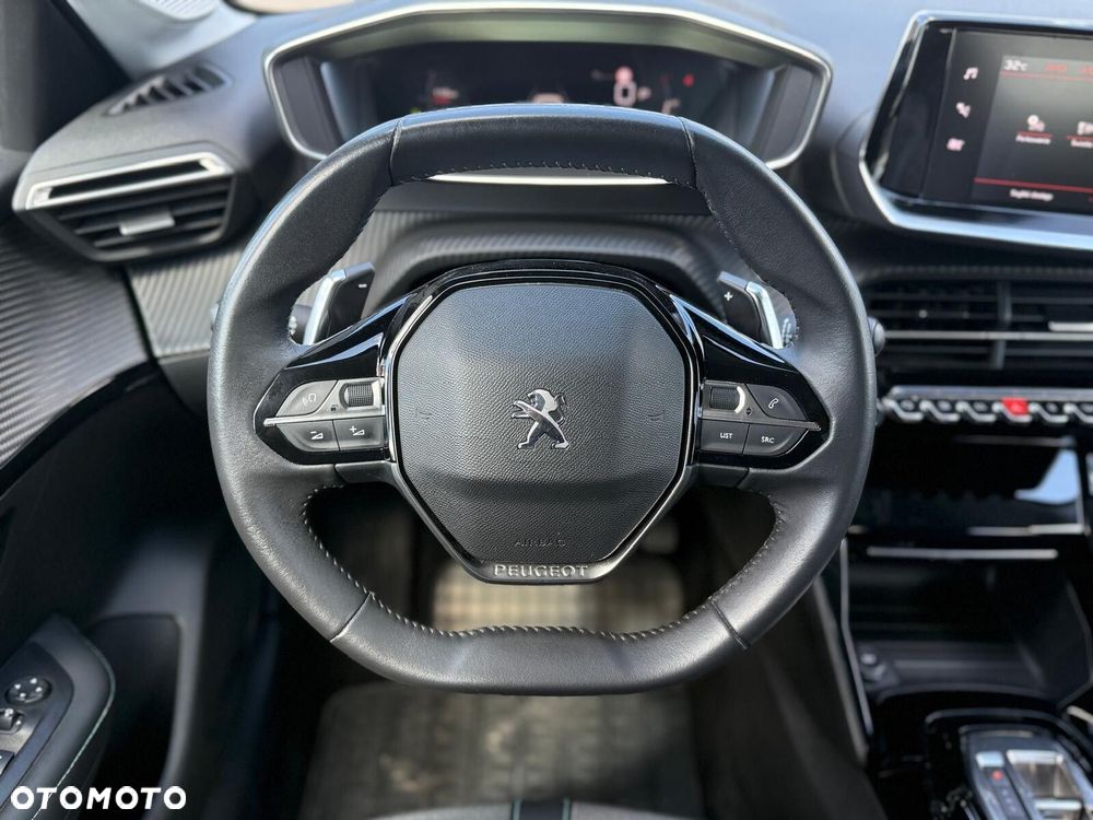 Peugeot 208 - 12
