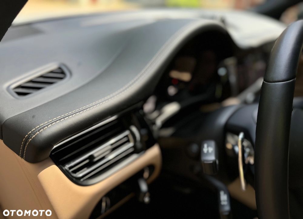 Porsche Macan T - 10