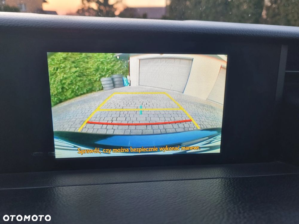 Lexus IS Business Edition - 8