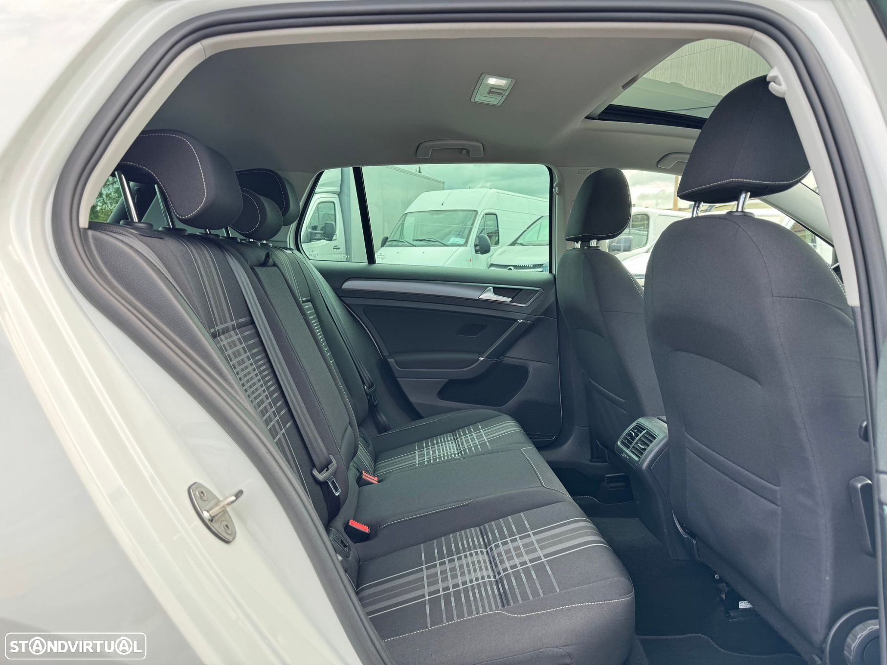 VW Golf 1.2 TSi BlueMotion Lounge - 35