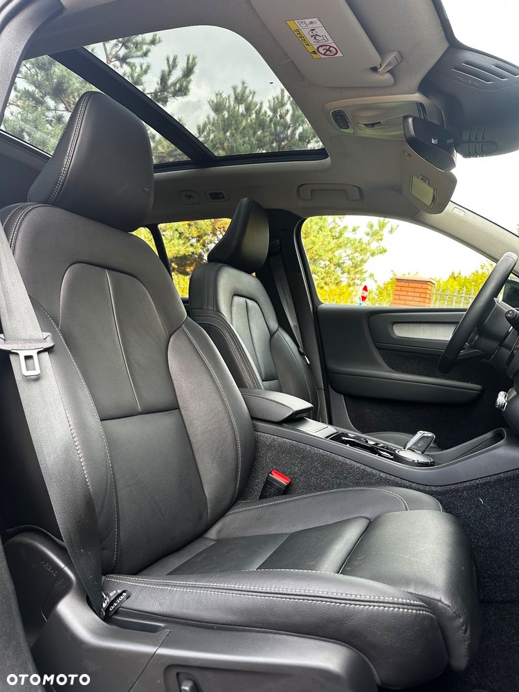 Volvo XC 40 T2 Plus Dark - 26