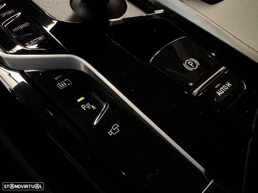 BMW 530 e Aut. Luxury Line — fotografia 23