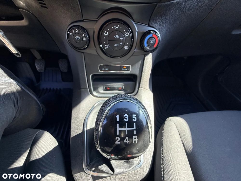 Ford Fiesta 1.0 EcoBoost S&S TITANIUM - 17