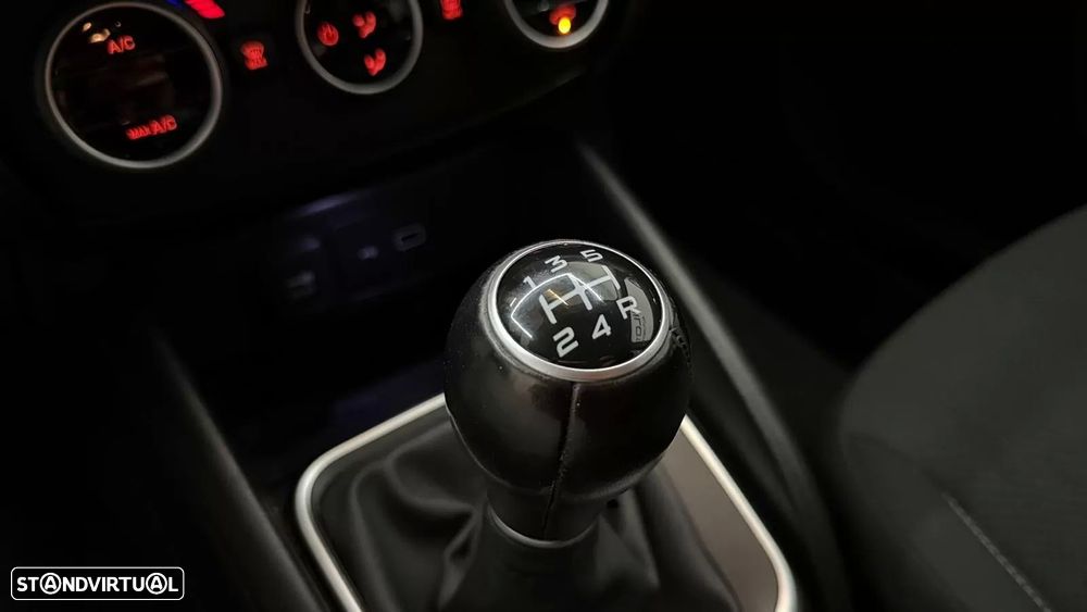 Fiat Tipo 1.3 M-Jet Lounge Tech - 27