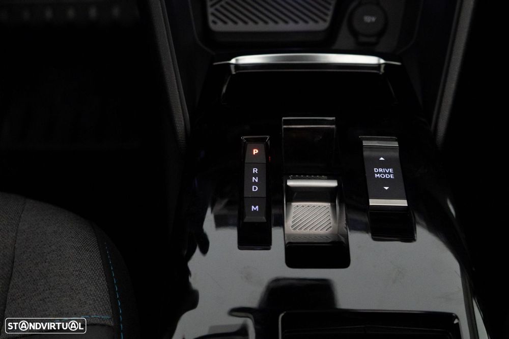 Citroën C4 X 1.2 PureTech Shine Pack EAT8 - 25