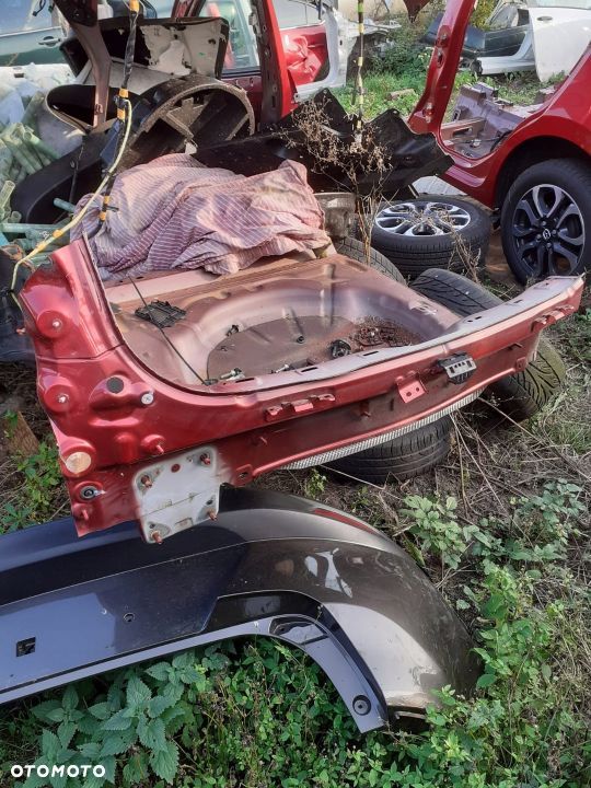 MAZDA 3 2013-18 Tylny pas z wanną HB - 3