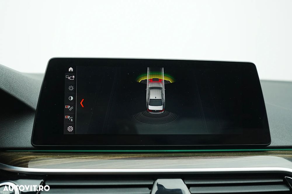 BMW Seria 5 530i xDrive Aut. Sport Line - 28