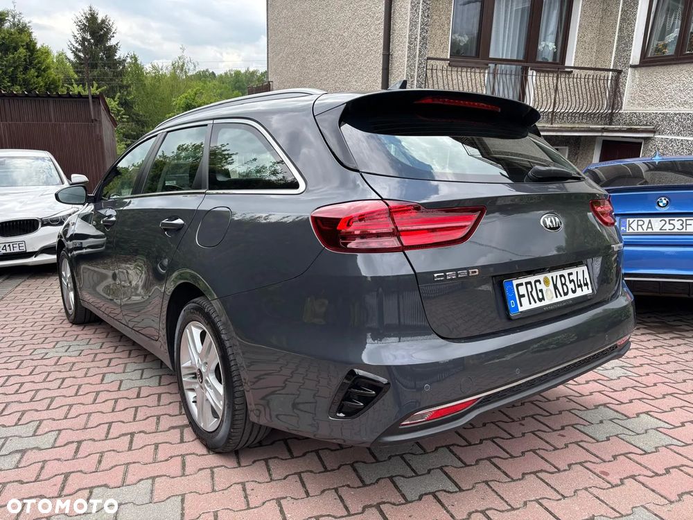 Kia Ceed 1.6 CRDi (48V Mild-Hybrid) DCT7 Platinum - 4
