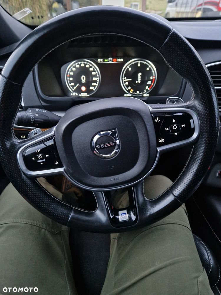Volvo XC 90 D5 AWD R-Design 7os - 16