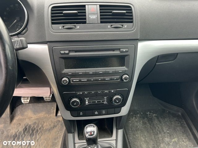 Skoda Yeti Tour Out 2.0 TDI SCR 4x4 - 18