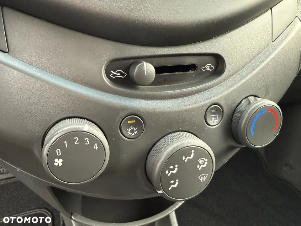 Chevrolet Spark 1.2 LTZ - 25