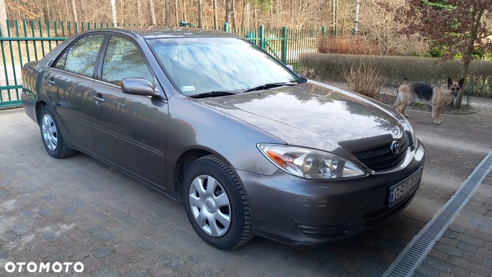Toyota Camry - 3