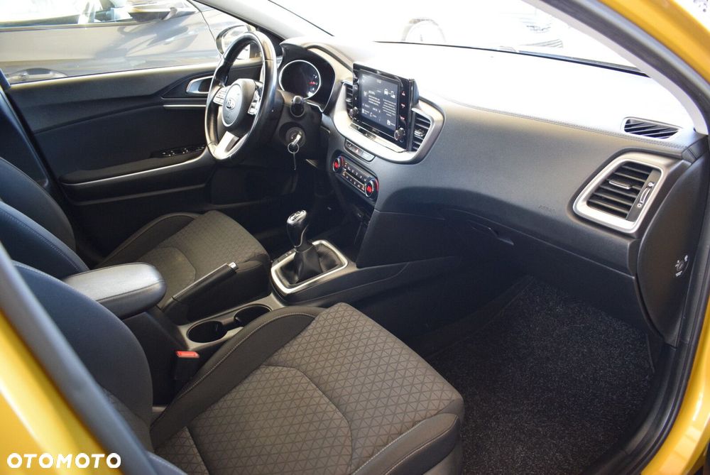 Kia XCeed - 13