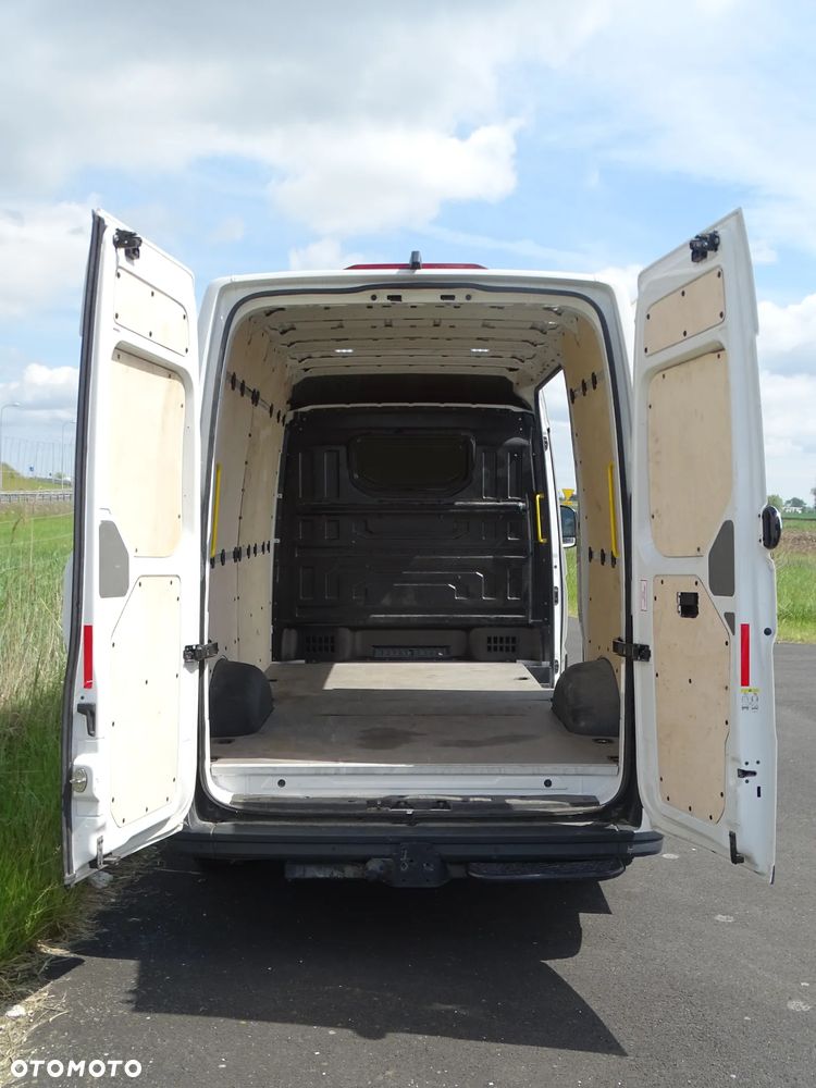 Volkswagen Crafter - 13