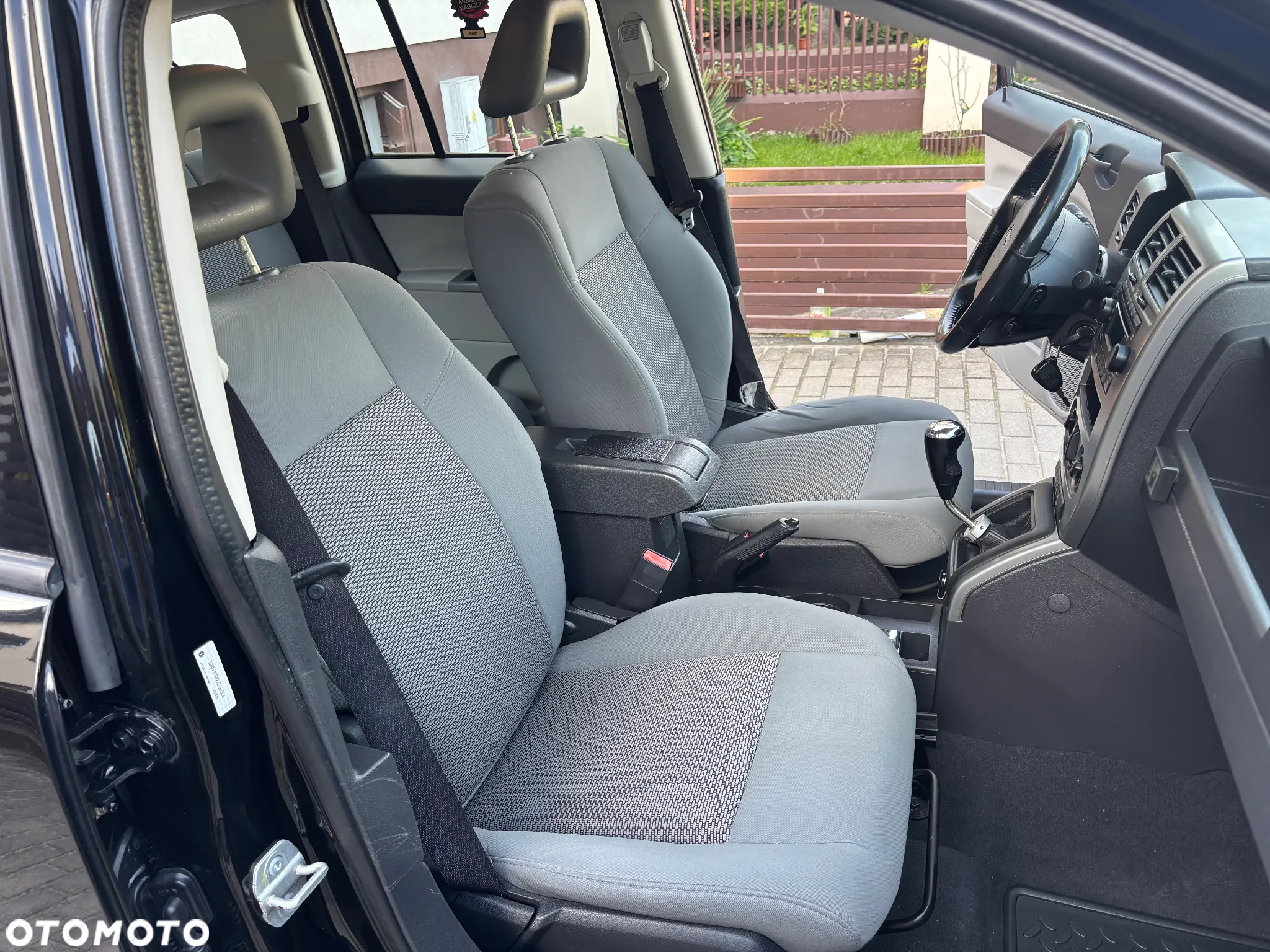Jeep Compass - 27