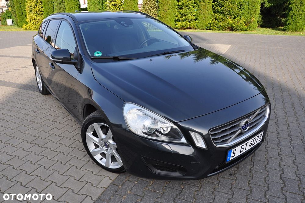 Volvo V60 D3 Momentum - 12