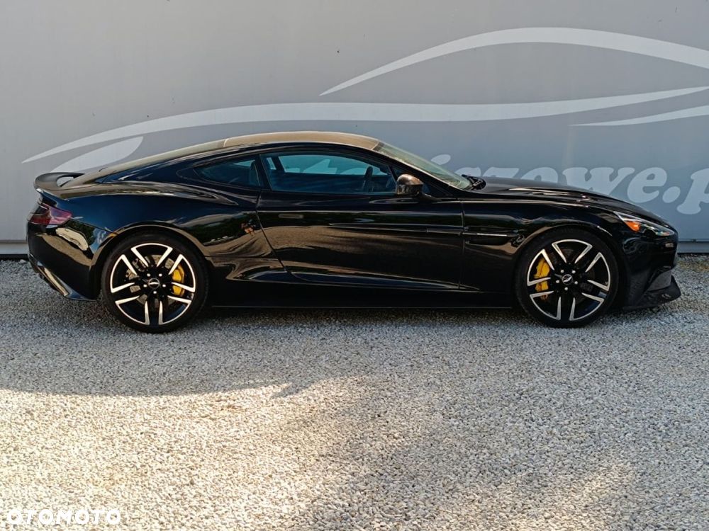 Aston Martin Vanquish - 13