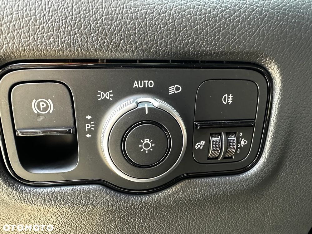 Mercedes-Benz Vito - 11