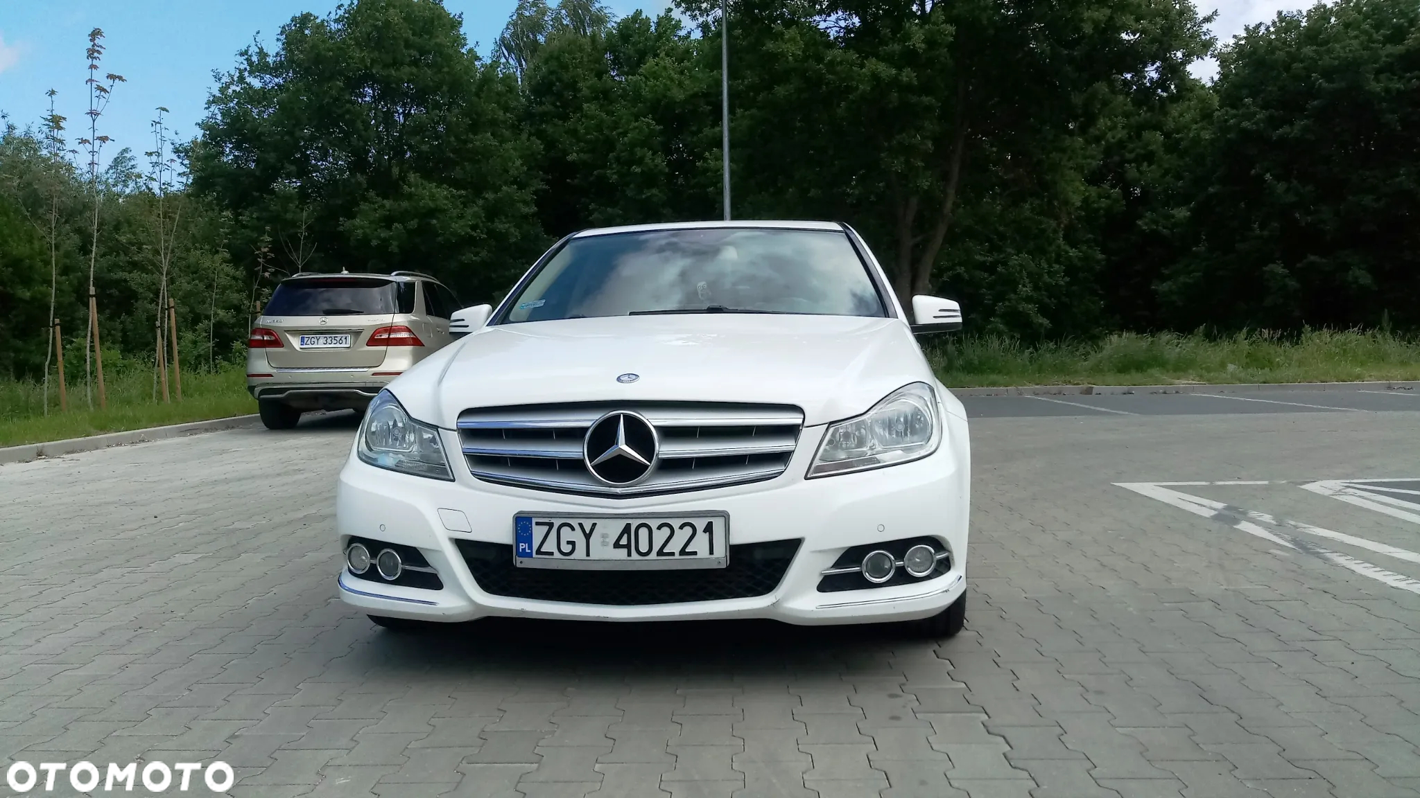 Mercedes-Benz Klasa C 180 CGI BlueEff Elegance - 2
