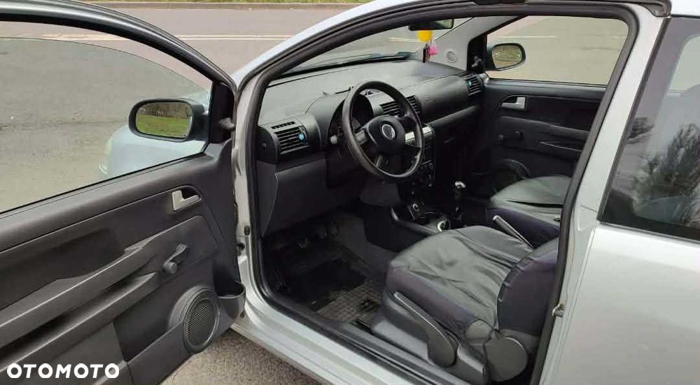 Volkswagen Fox - 5