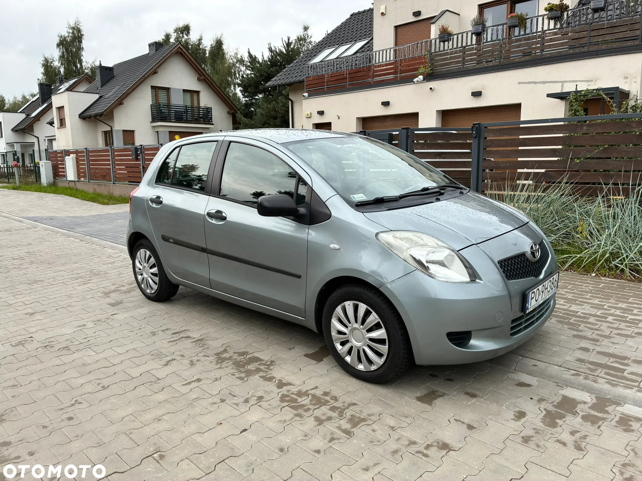 Toyota Yaris - 4