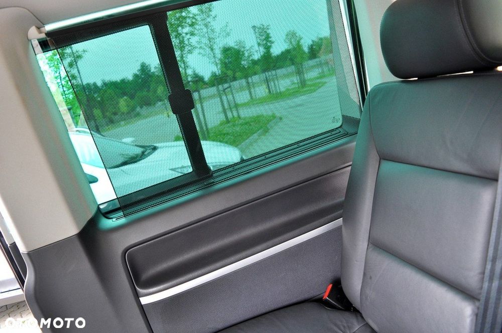 Volkswagen Multivan - 22